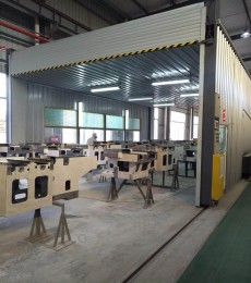 青城机械有限公司-多工位长距离整体移动湿式喷漆房6
